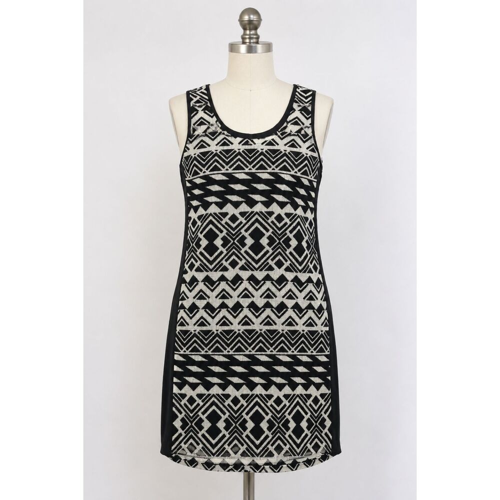 Under Skies Black White Geometric Tribal Print Dress Size M Sleeveless Mini